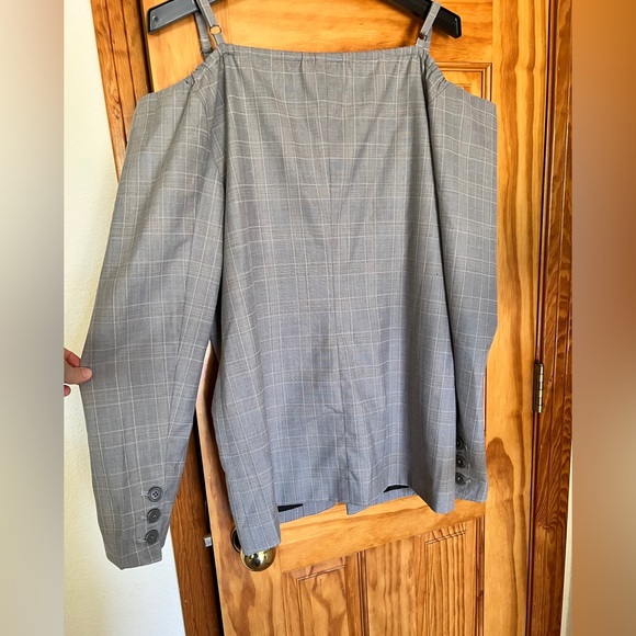 EGGIE Grey Plaid Off Shoulder Button Blazer Jacket Size Medium - Picture 4 of 9